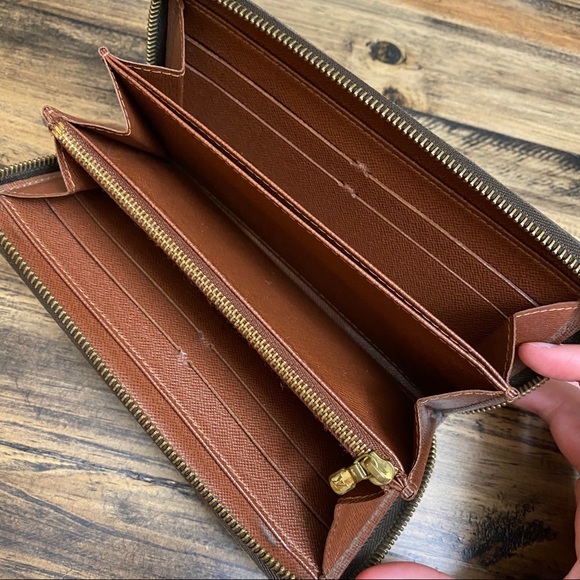 Louis Vuitton Zippy Wallet - Picture 6 of 8